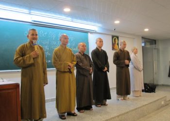 Tăng Ni sinh Sơ cấp Phật học Long An khóa VI (2017-2019) thi cuối khóa