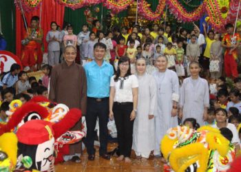 Chùa Pháp Minh tổ chức Lễ hội trăng rằm một ngày cho 350 em thanh, thiếu niên, nhi đồng