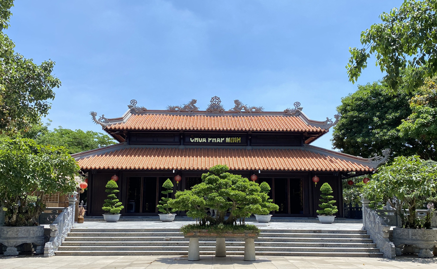 KHUNG CẢNH YÊN BÌNH CỦA NHỮNG NGÔI CHÙA ĐẸP NỔI TIẾNG TẠI LONG AN