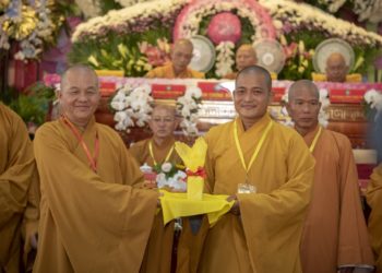 [Video] Ban Trị sự GHPGVN huyện Đức Hoà đón nhận quyết định chuẩn y thành phần nhân sự nhiệm kỳ 2021-2026