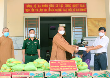 Ban Trị sự GHPGVN huyện Đức Hòa & Ban Chỉ huy Quân sự huyện thăm, tặng quà cho đồng bào khó khăn