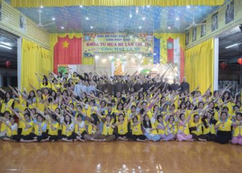 Khóa tu mùa hè “Gieo hạt từ bi lần thứ 4” tại Chùa Pháp Minh ngày thứ 2