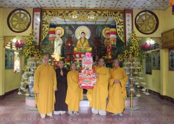 Ban Trị sự GHPGVN huyện Đức Hòa chúc tết các tự viện trong huyện ngày 18/12/Nhâm Dần