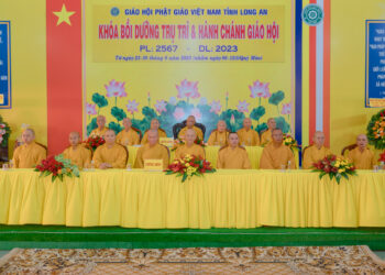 LONG AN: KHAI GIẢNG KHÓA BỒI DƯỠNG TRỤ TRÌ, HÀNH CHÁNH GIÁO HỘI LẦN THỨ 21