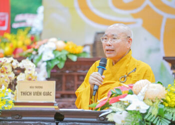 Long An: Đại giới đàn Liễu Lạc, Hòa thượng Thích Viên Giác thuyết giảng Giới luật cho Giới tử Tăng