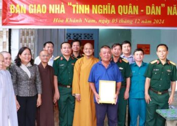 Đức Hòa: Bàn giao nhà “Tình nghĩa Quân – Dân” năm 2024 tại xã Hòa Khánh Nam