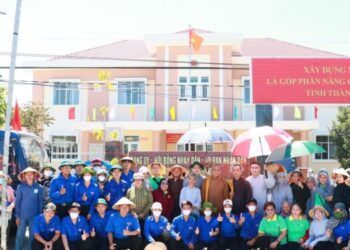 Phật giáo huyện Đức Hòa tiếp tục đồng hành cùng vùng hạn mặn tỉnh Long An