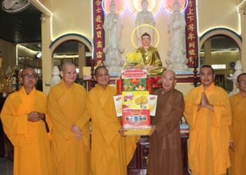 Đức Hòa: BTS GHPGVN huyện chúc tết các tự viện trong huyện ngày 17/12/Nhâm Dần