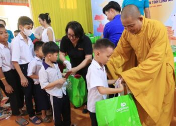 Chùa Pháp Minh Tổ chức chương trình “Trung Thu Mơ Ước” cho trẻ em có hoàn cảnh khó khăn