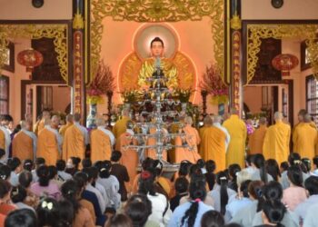 Đức Hòa: Ban Trị sự Phật giáo huyện cúng dường 12 trú xứ An cư Kiết hạ tỉnh Long An năm 2023