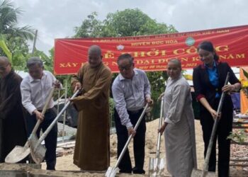 Đức Hòa: Ban Trị sự GHPGVN huyện phối hợp Ủy ban MTTQVN huyện khởi công xây dựng Nhà đại đoàn kết năm 2023 tại Thị trấn Hiệp Hòa