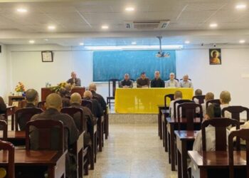 Ban Chủ nhiệm lớp Sơ cấp Phật học Long An sinh hoạt buổi đầu tiên với Tăng Ni khóa VIII