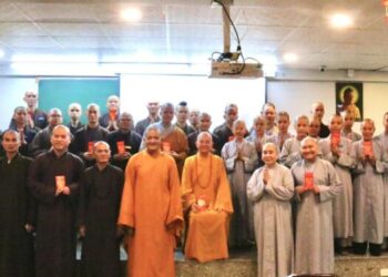 Hòa thượng Thích Minh Thiện sách tấn Ban Chủ nhiệm và Tăng Ni sinh Lớp SCPH Long An