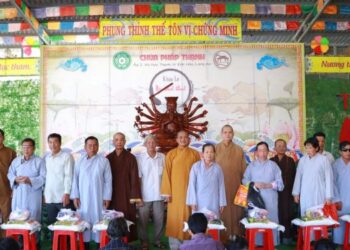 Đức Hoà: Chùa Pháp Thạnh trao 250 phần quà nhân dịp Tết Ất Tỵ 2025