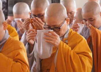 Đại giới đàn Đạt Pháp truyền giới Sa-di-ni